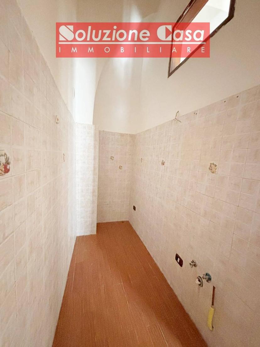 Casa indipendente in Via Luigi Matarrese, Canosa di Puglia — foto 3 di 5