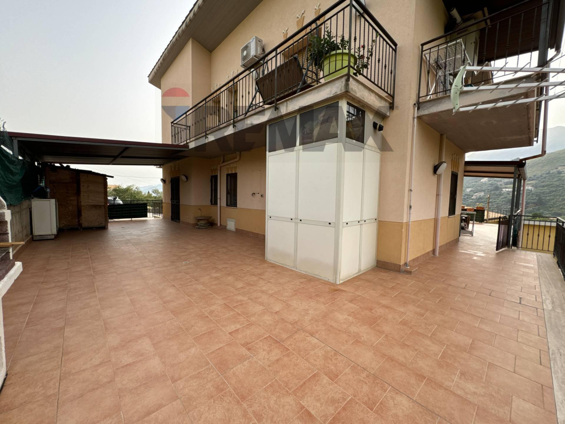 Casa indipendente in Fondo d'Agostino Snc, Monreale