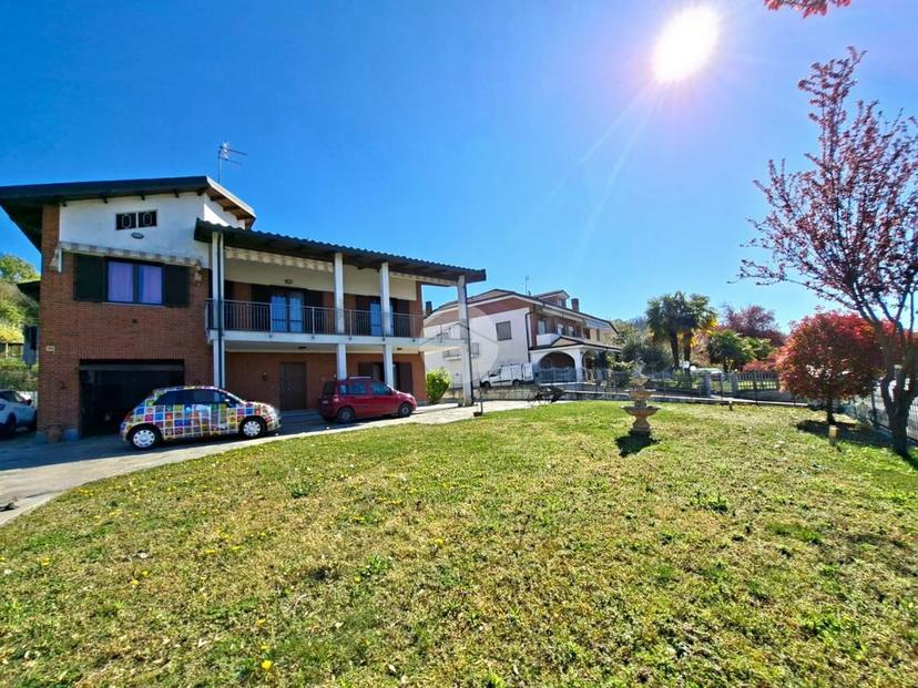 Villa in Via Don l. Orione 190, Bra — foto 3 di 5