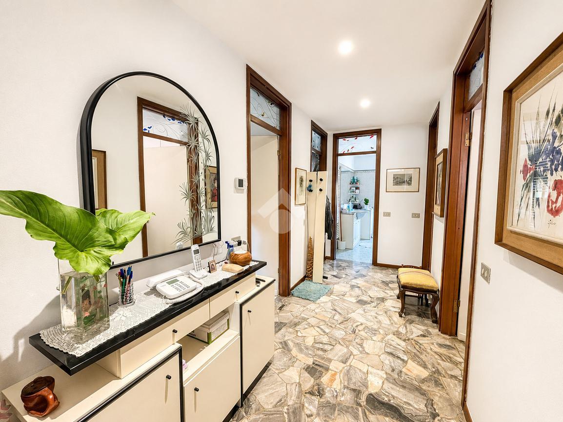 Trilocale in Via Como 15, Lissone
