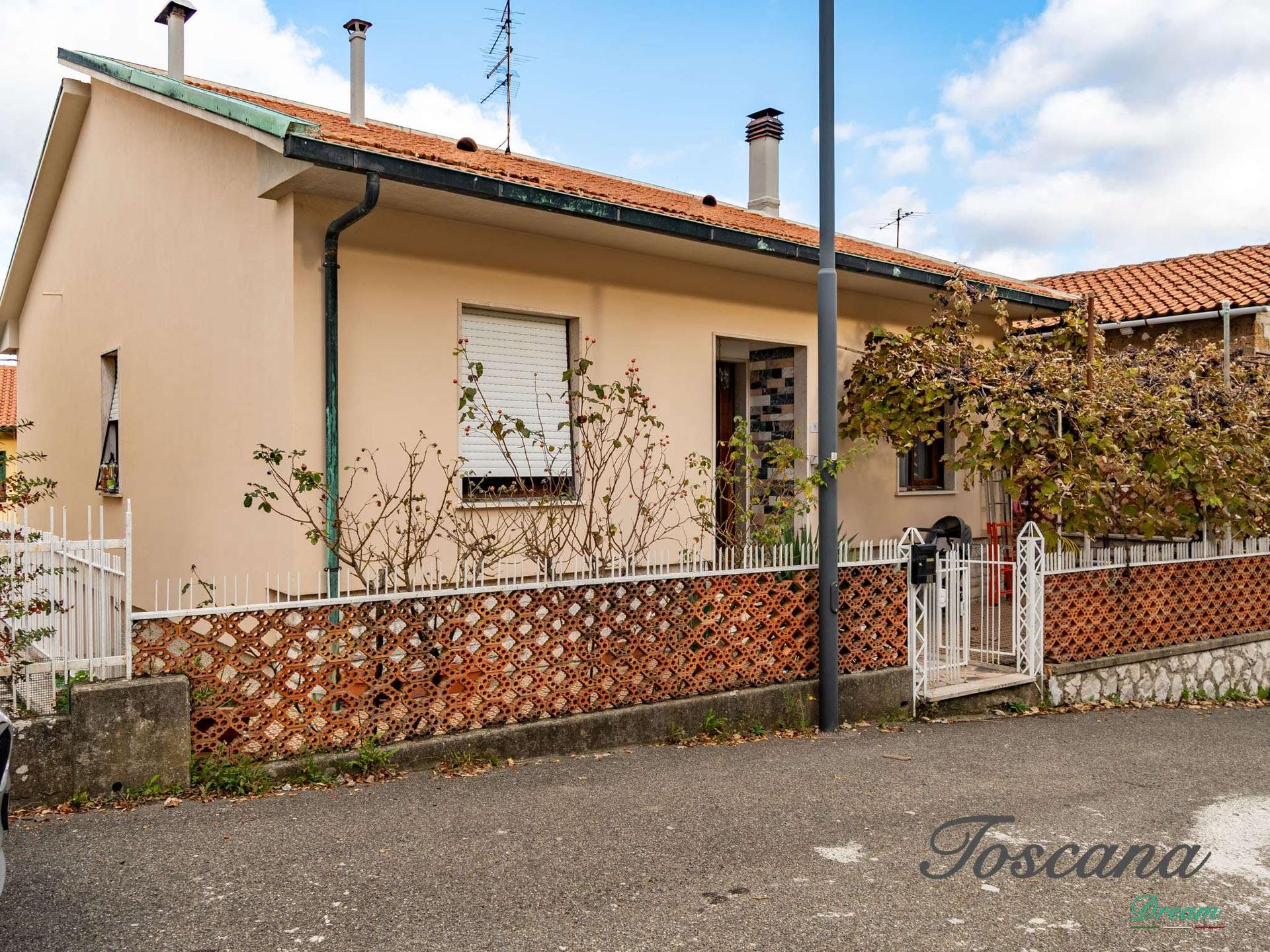 Appartamento in Via Fucini 1, Castelnuovo di Val di Cecina