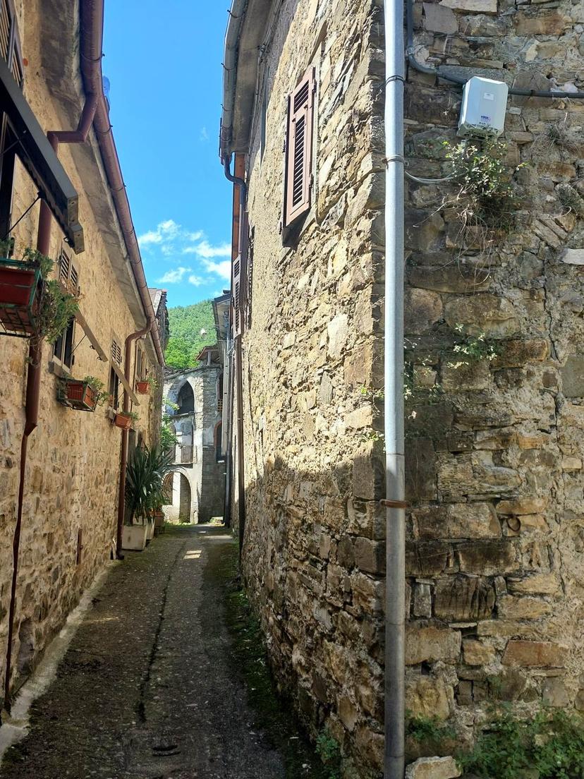 Casa indipendente in Via Valle, Zeri