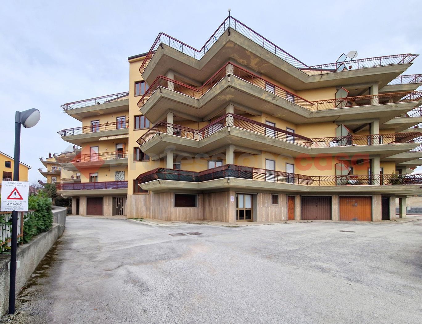 Mansarda in Via Montorio al Vomano 8, L'Aquila