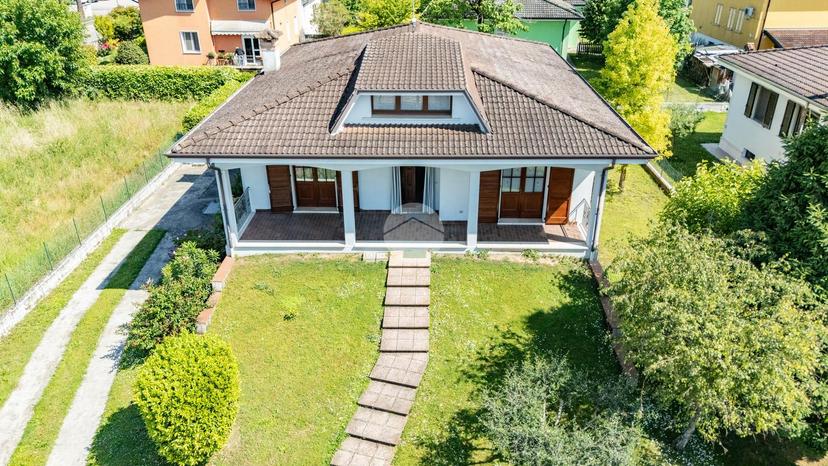 Villa in Via Bodini G. E M. 15, Castellucchio — foto 2 di 5
