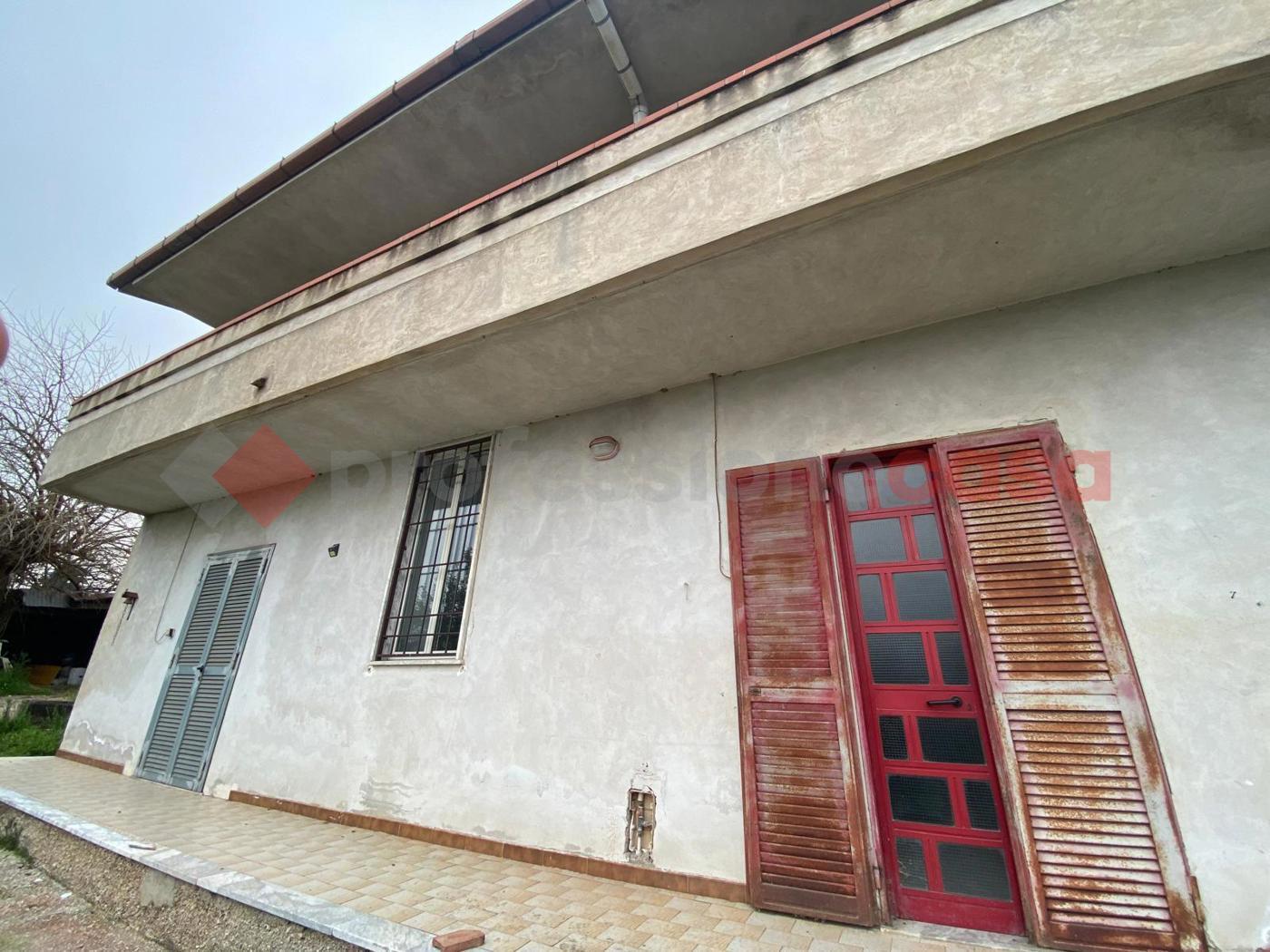 Casa indipendente in Via Carraro  Snc, Teano