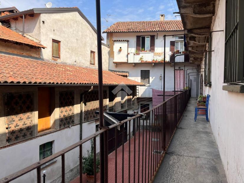 Trilocale in Piazza Castello 21, Abbiategrasso