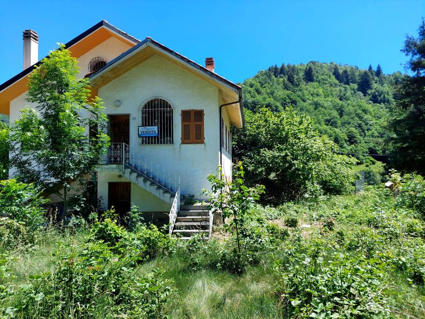 Casa indipendente in Strada Statale 28 116, Pornassio — foto 4 di 5