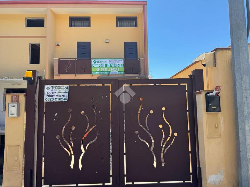 Villa a schiera in Via M. Serao 6, Caserta — foto 4 di 5