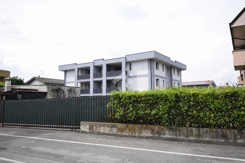Trilocale in Via col di Lana, Brugherio — foto 4 di 5