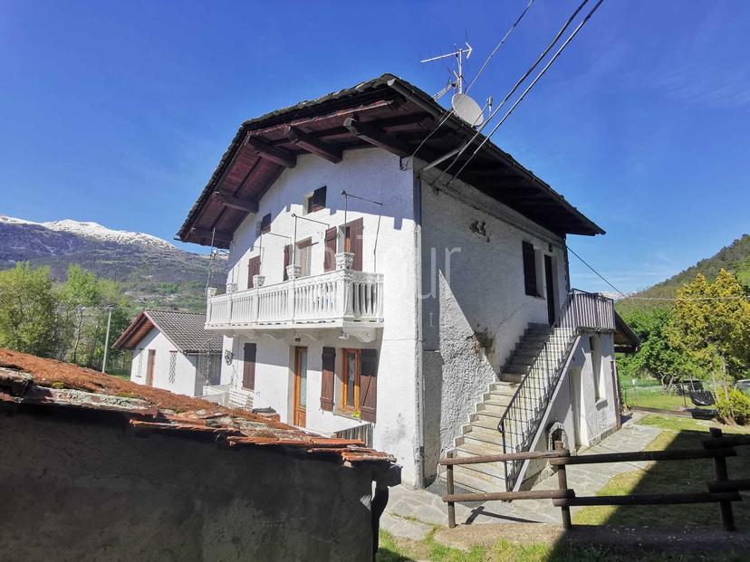 Casa indipendente in Frazione Champlong Vaillon, Villeneuve