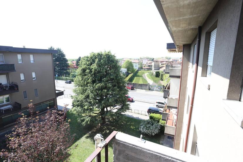 Trilocale in Via Vittorio Veneto 57, Bonate Sotto — foto 4 di 5