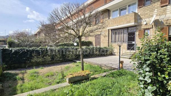 Trilocale in Via Isola Martana 3, Capodimonte