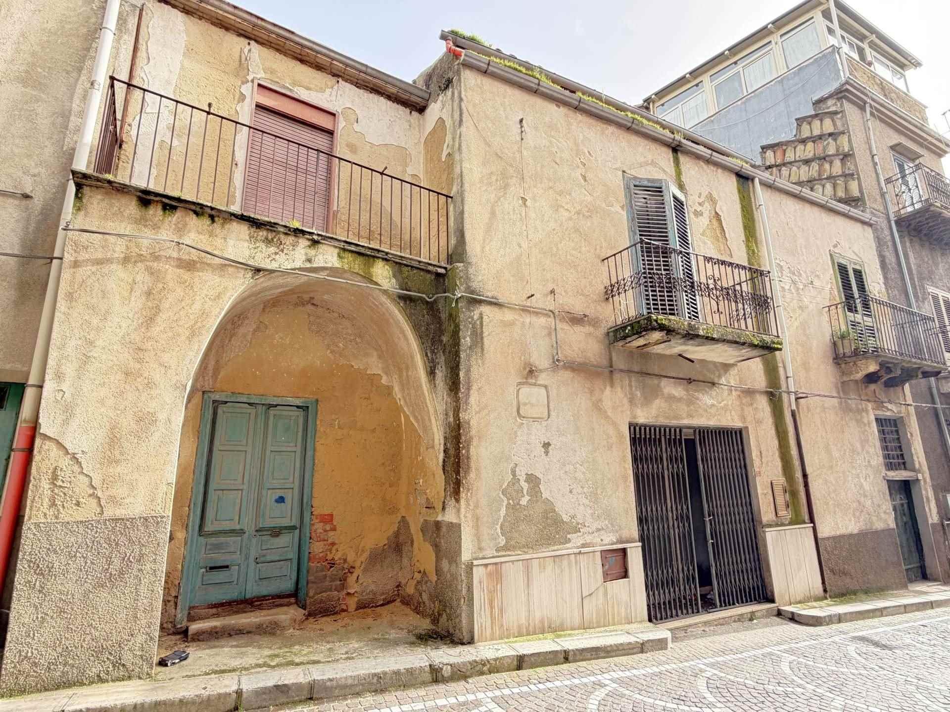 Casa indipendente, Bisacquino