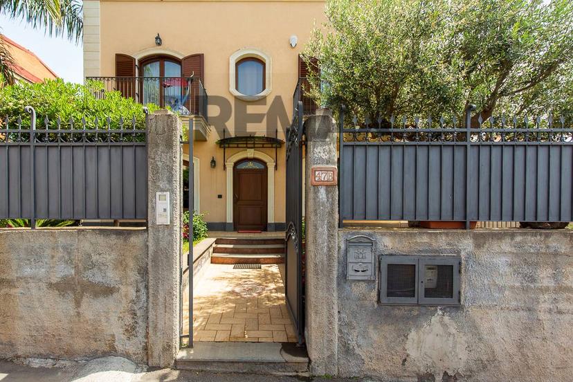 Casa indipendente in Via Poggio del Lupo 47/B, Misterbianco — foto 2 di 5