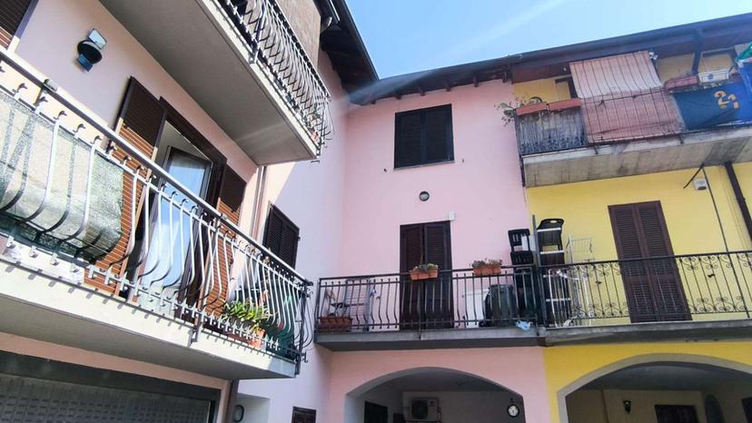 Bilocale in Via Carducci, Fenegrò — foto 4 di 5