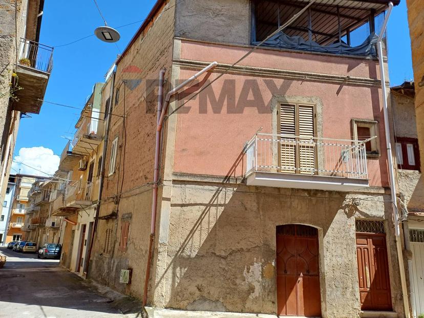 Casa indipendente in Quintino Sella 12, Favara — foto 2 di 5