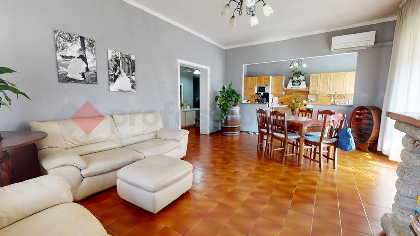 Quadrilocale in Via di Ghivizzano - Piano di Coreglia 21, Coreglia Antelminelli — foto 2 di 5