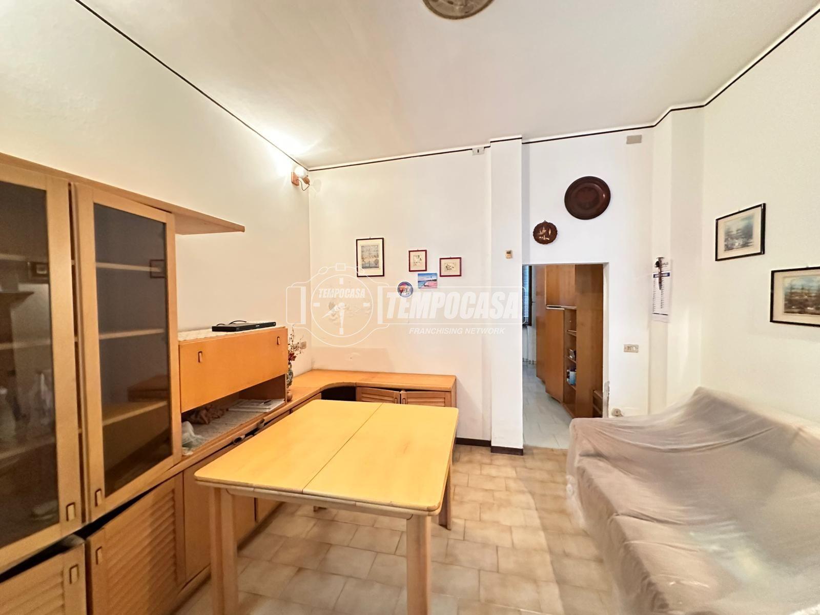 Casa indipendente in Via Camillo Benso Conte di Cavour 21, Grezzago