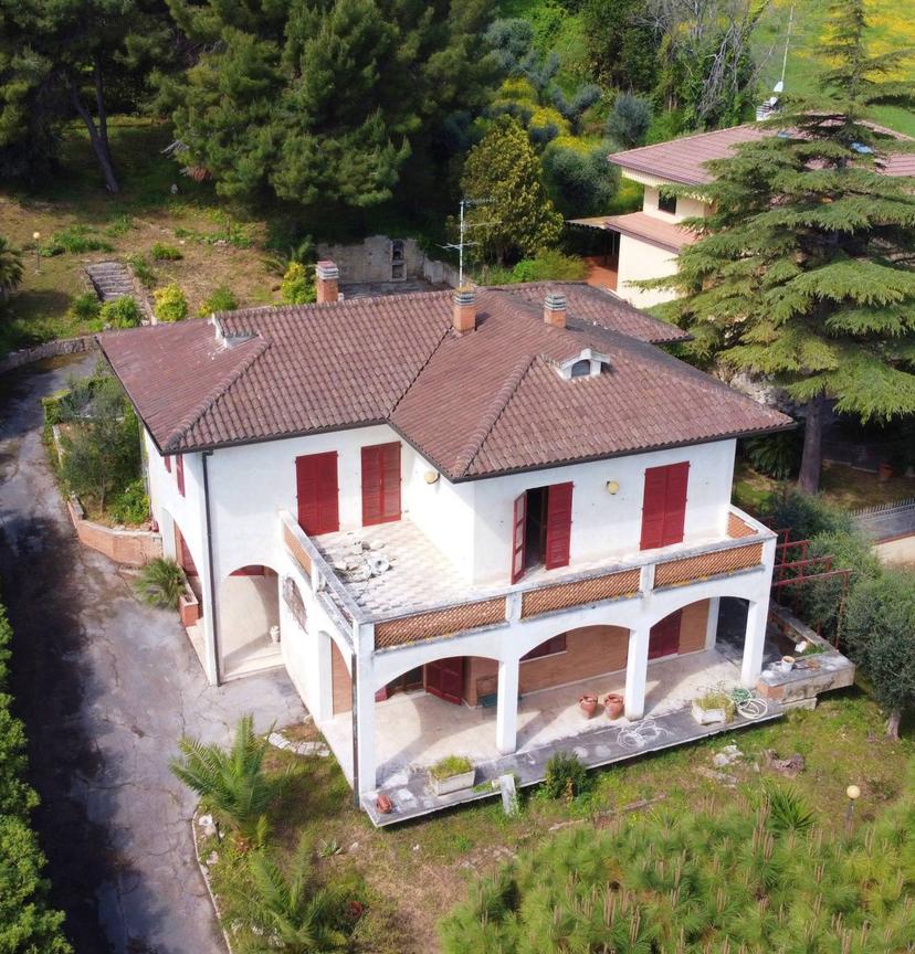 Villa in Via Donizetti, Porto San Giorgio — foto 2 di 5