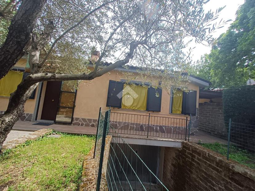 Villa in Via delle Robinie 3, Nepi — foto 3 di 5