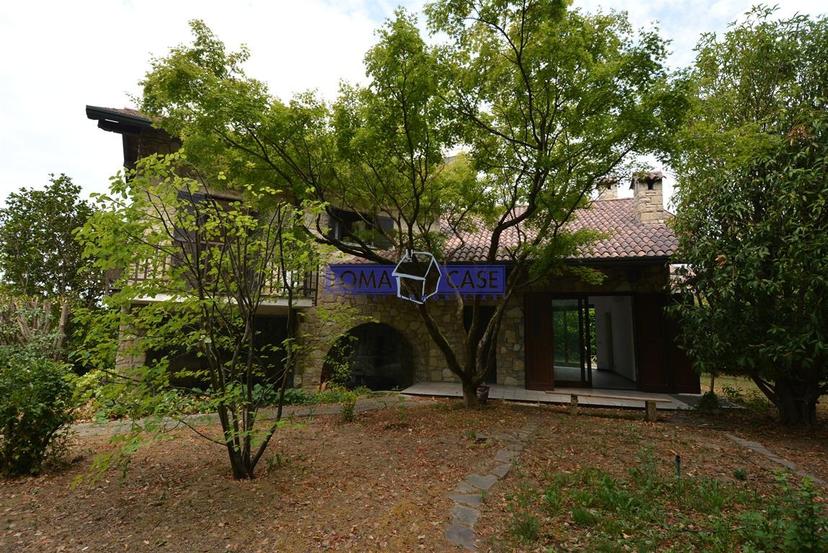 Villa in Via Osnago 28, Lomagna — foto 3 di 5
