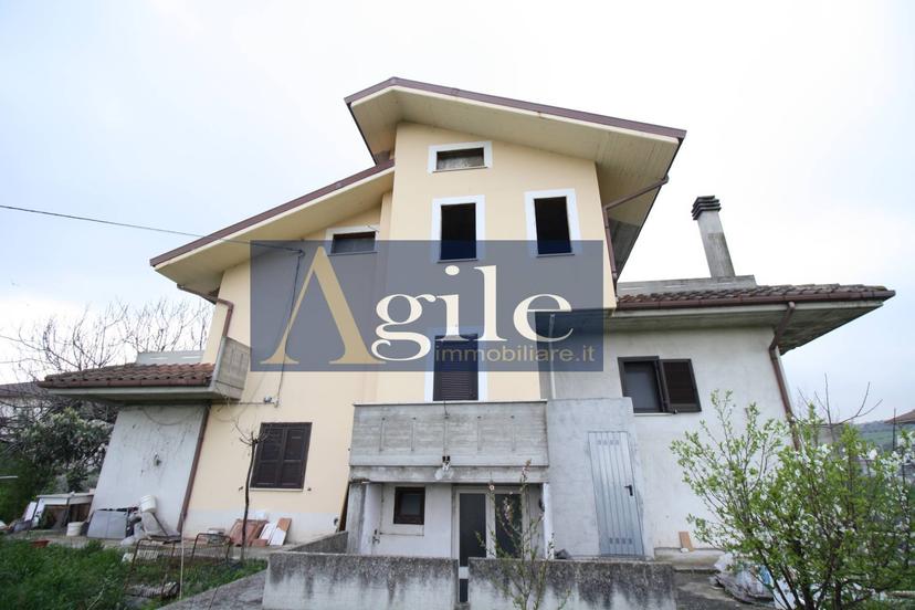 Villa in Via dei Sabini, Sant'Egidio alla Vibrata — foto 4 di 5