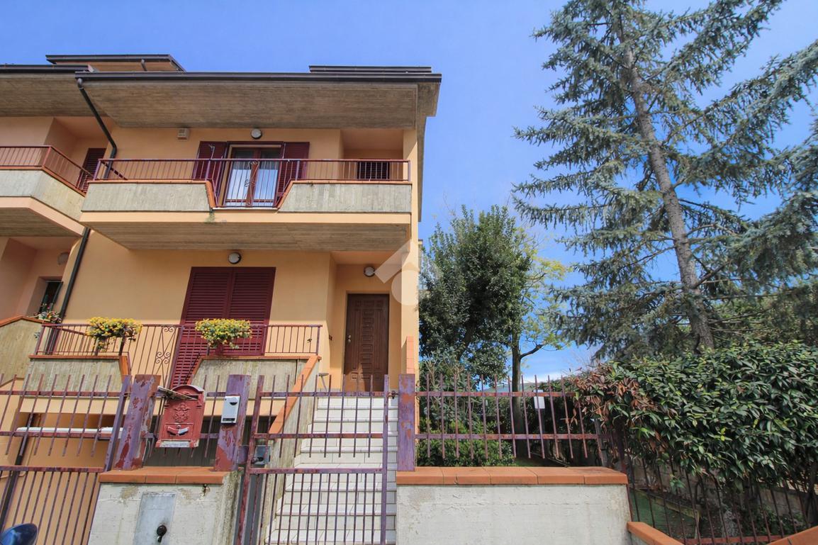 Villa a schiera in Via K. Marx, Mosciano Sant'Angelo