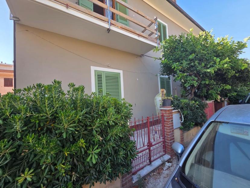 Villa quadrifamiliare, Rosignano Marittimo — foto 2 di 5