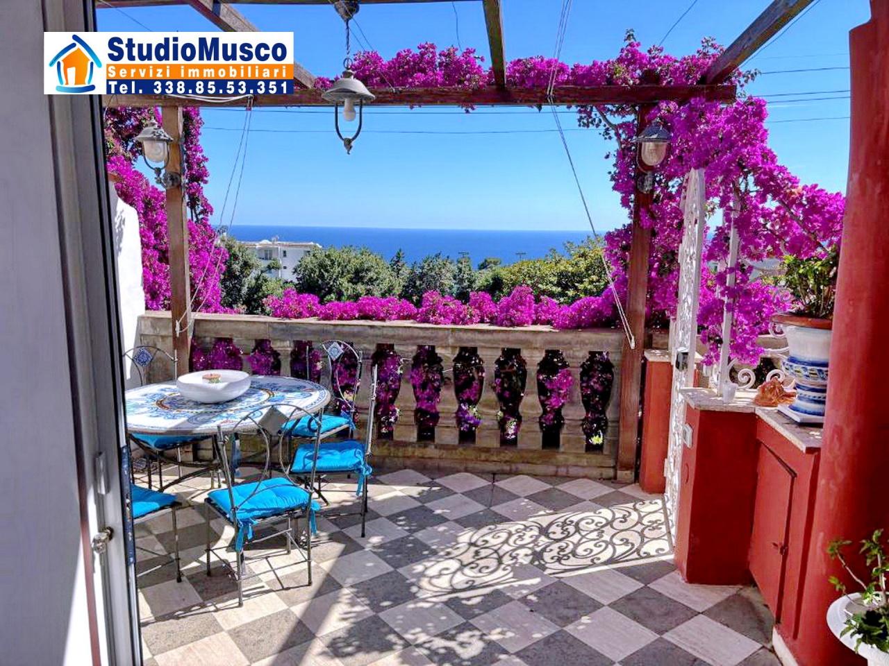 Quadrilocale in Via Camerelle, Capri