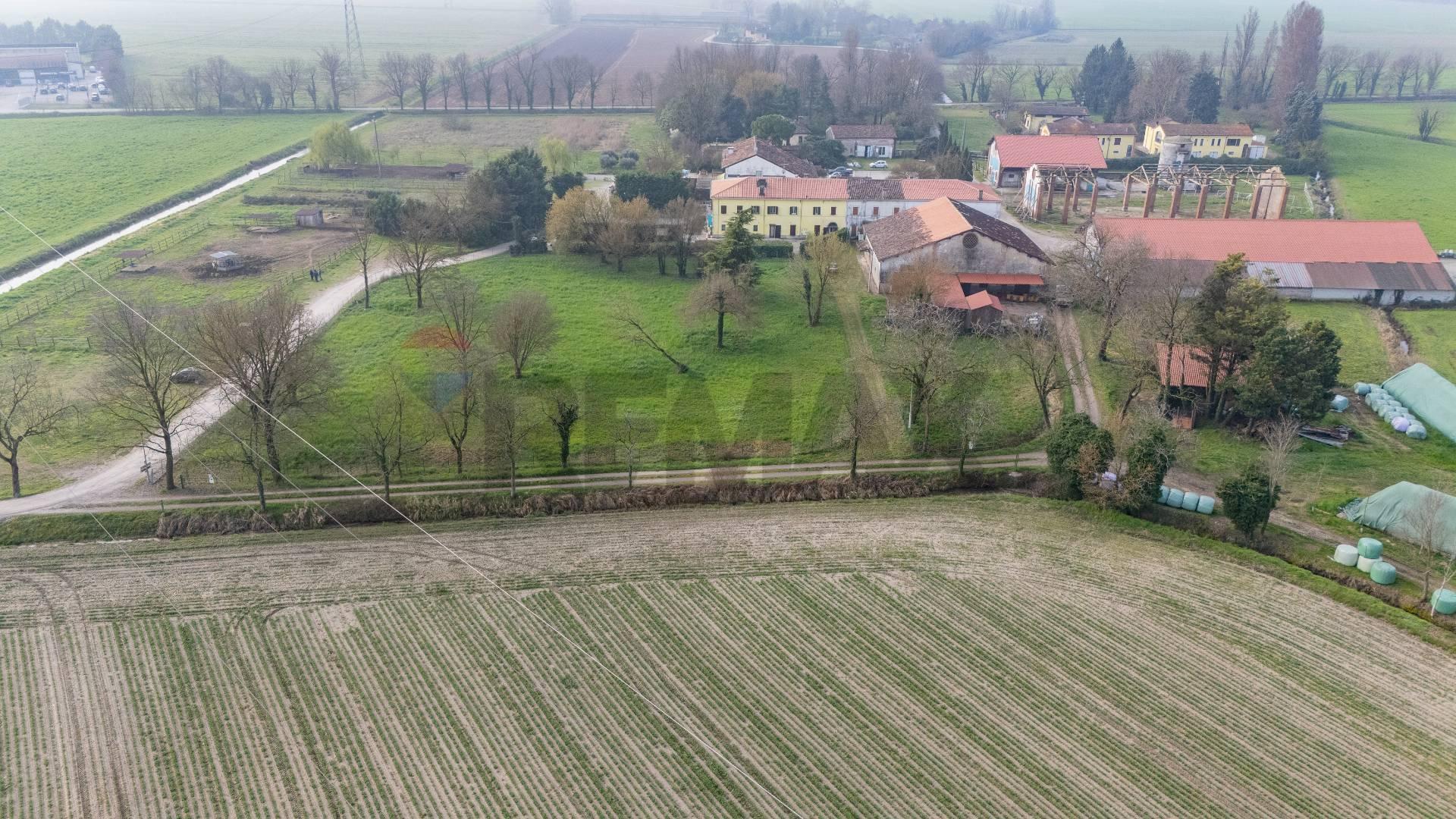 Casa indipendente in Strada Mantova 64, Marmirolo