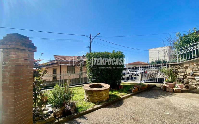 Casa indipendente in Via della Resistenza 74, Montignoso — foto 4 di 5