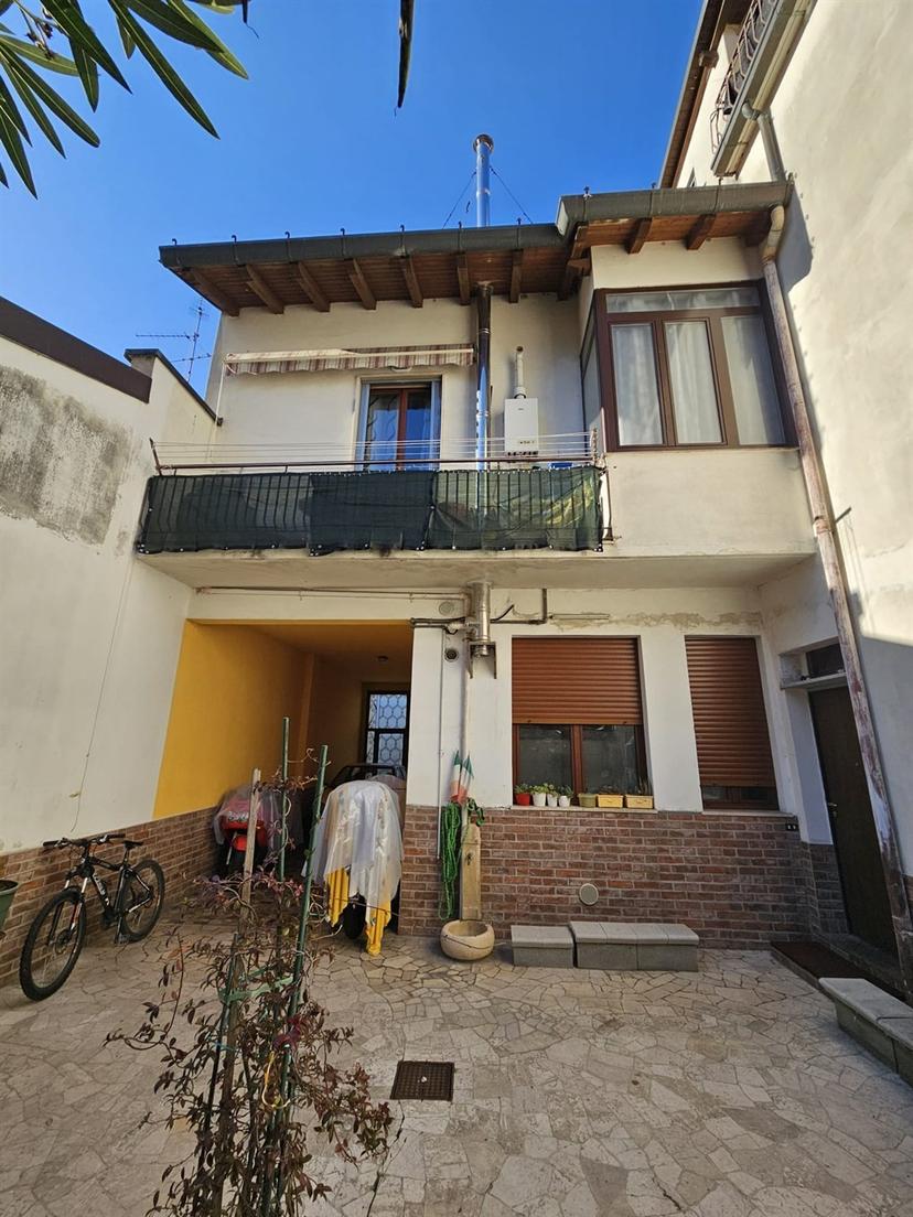 Casa indipendente in Viale Piave 81, Seregno