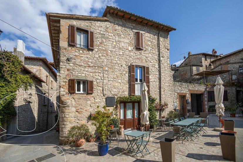 Villa plurifamiliare in Vicolo del Poggio 2, Monte Castello di Vibio — foto 2 di 5