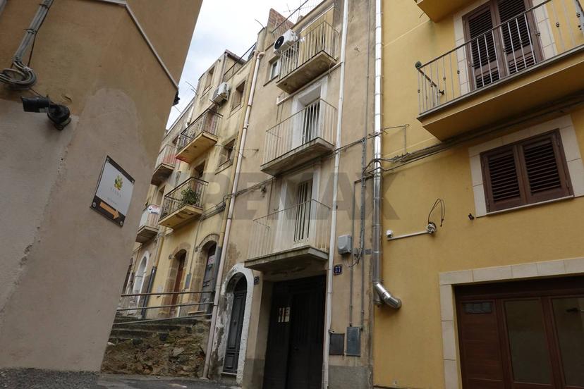 Casa indipendente in Via Pennavaia 35, Caltagirone — foto 2 di 5