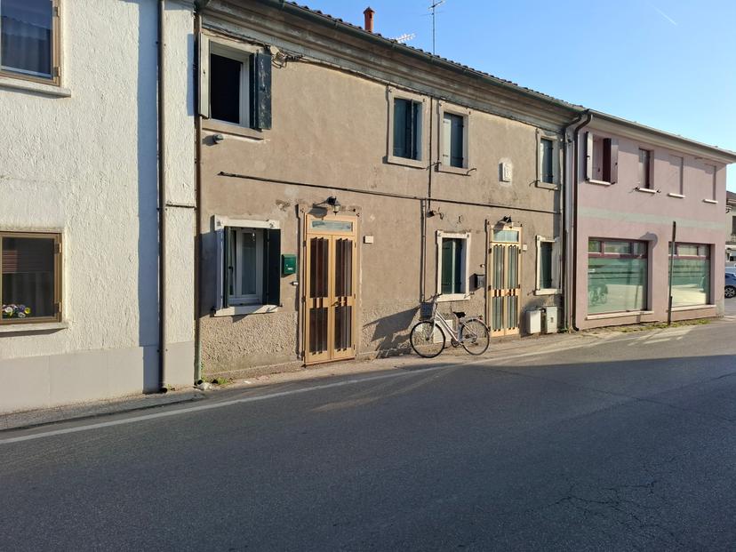 Villa a schiera in Via Massimo d'Azeglio 4, Rovigo — foto 2 di 5