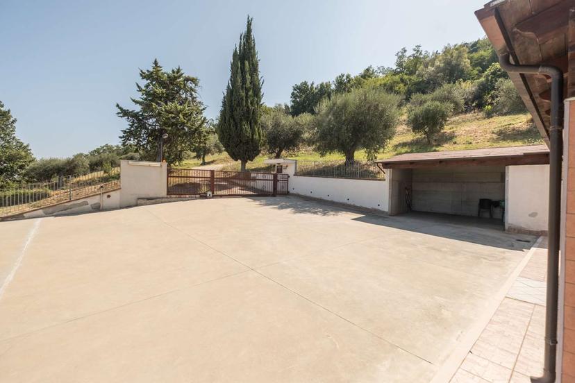 Villa unifamiliare in Via Madonna degli Angeli, Città Sant'Angelo — foto 2 di 5