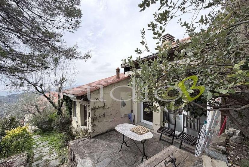 Casa indipendente in Corso Bernardo Leone Snc, Seborga — foto 4 di 5