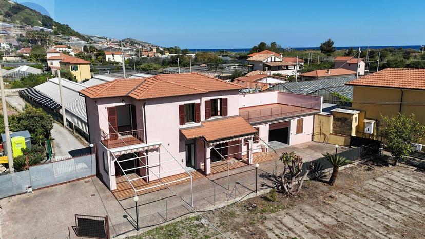 Casa indipendente in Strada Vicinale Prati Ovest Snc, Riva Ligure — foto 3 di 5