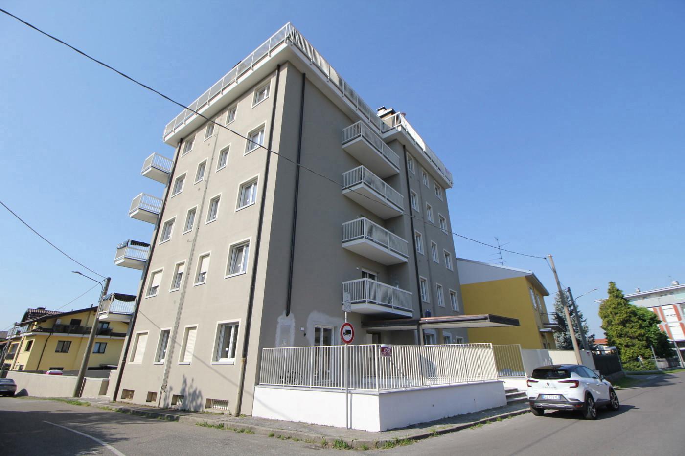 Trilocale in Via Mantova 11, Marnate