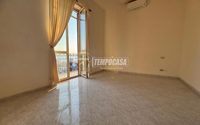 Bilocale in Via Pietro Ragnisco, Pozzuoli