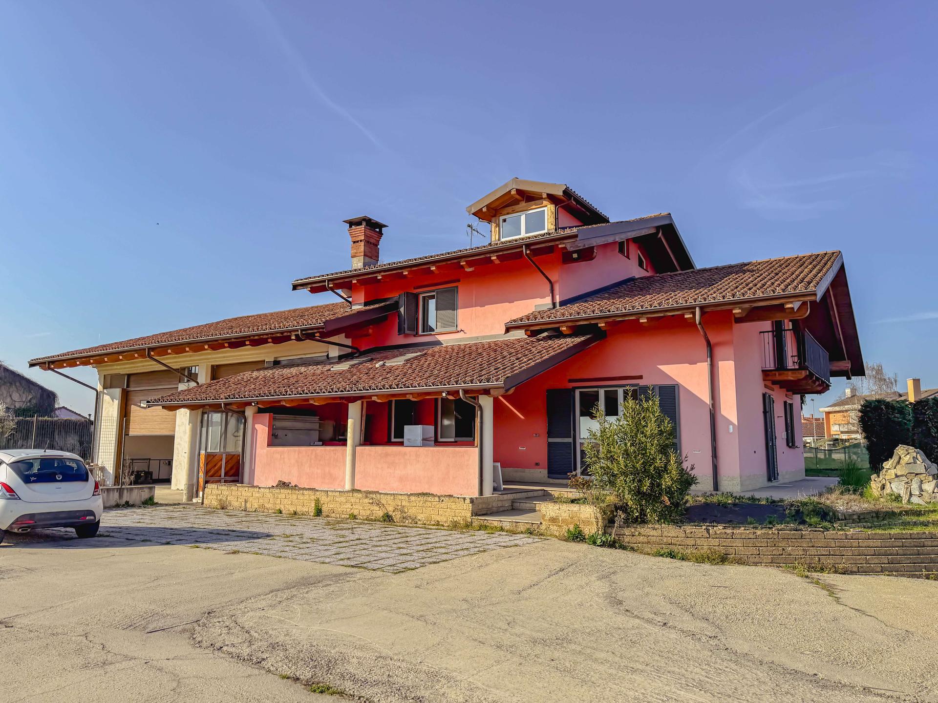 Villa unifamiliare in Frazione Ceretto 31, Carignano