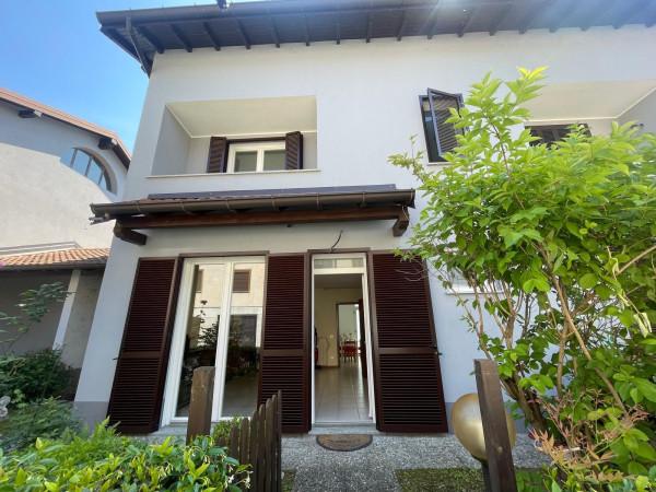 Villa a schiera in Via del Capricorno 19, Angera — foto 2 di 5
