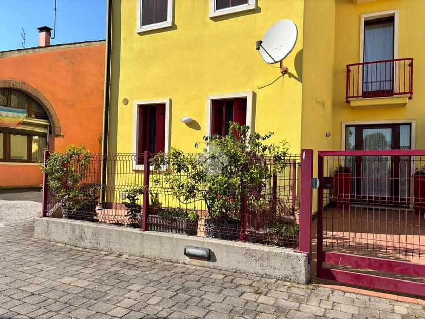 Trilocale in Via Ca' Montanare, Barbarano Mossano — foto 2 di 5