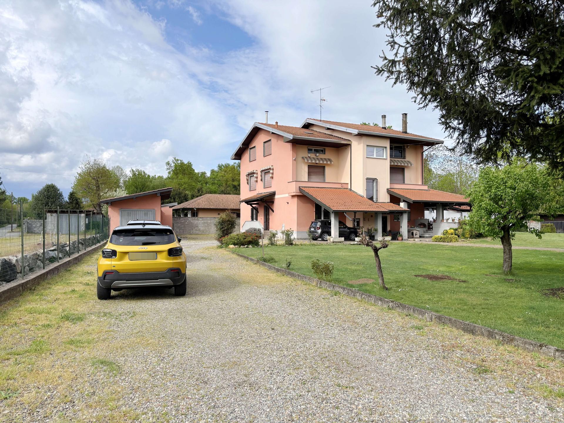 Casa indipendente in Via Stazione  31, Fontaneto d'Agogna