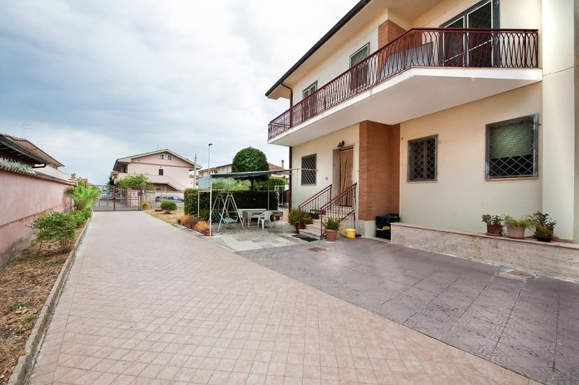 Villa a schiera in Via Lerici 6, Pomezia — foto 3 di 5