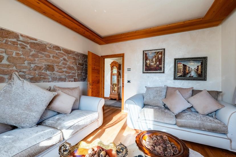 Villa unifamiliare in Via Trento 8, Cavalese