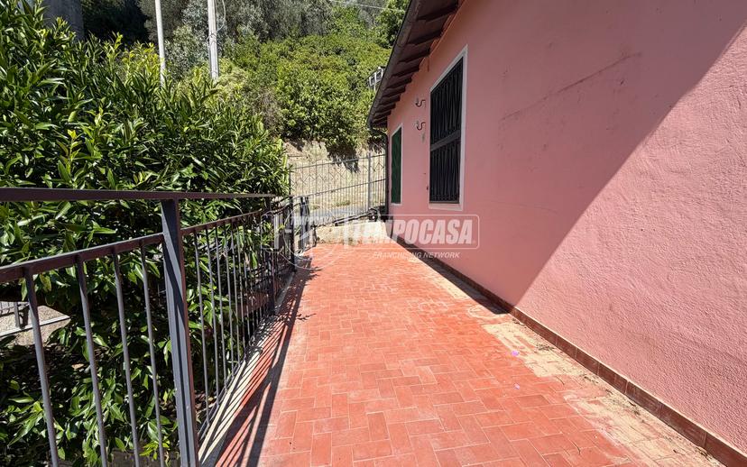 Casa indipendente in Strada Valloni 16, Sanremo — foto 3 di 5