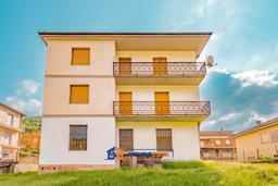 Villa plurifamiliare in Via Divisione Cuneense, Monesiglio