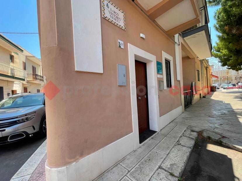 Bilocale in Largo Vittorio Veneto  12, Leporano — foto 4 di 5