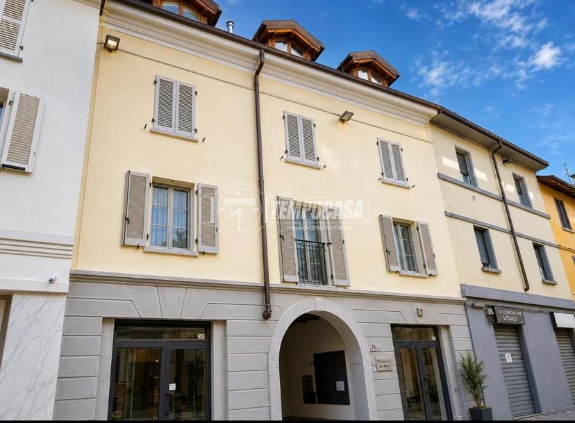 Trilocale in Via Giuseppe Mazzini, Villasanta
